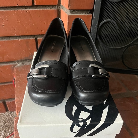 NWT - Nine West Majoris Women's Closed Toe Wedge Pumps Black Size 7M - Picture 3 of 4